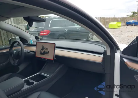 2022 Tesla Model Y Performance Dual Motor All-Wheel Drive from USA, damaged, VIN 7SAYGDEF4NF521561